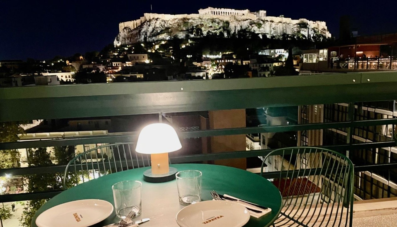 TARATSA: GREEK-LEVANTINE CUISINE, NEO-RETRO DECORATION AND ACROPOLIS VIEW | News & Views