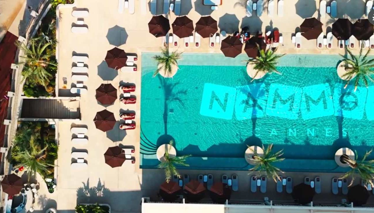 NAMMOS CANNES, THE GREEK BEACH LIFE, MEETS THE FRENCH RIVIERA. | Globe-Eater