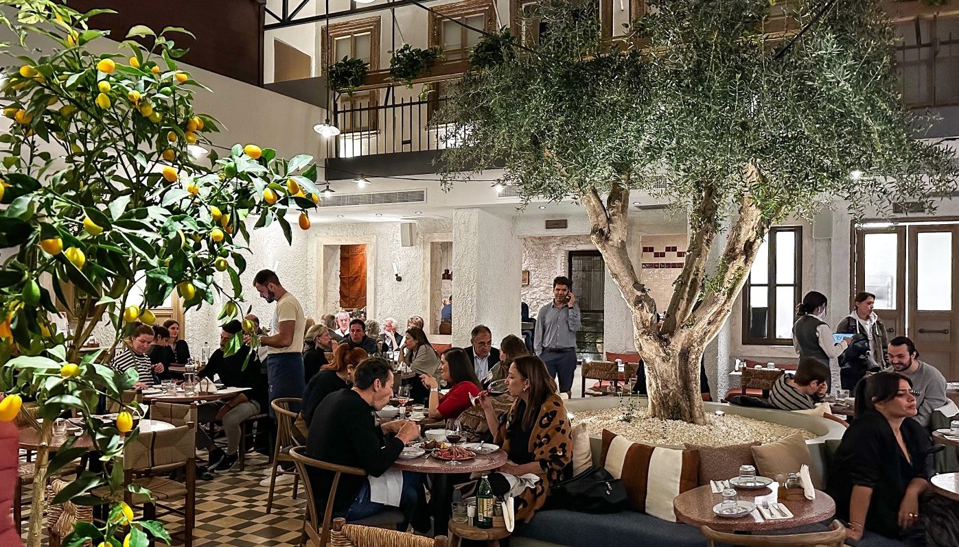 CINAPOS: PANOS IOANNIDI`S SPECIAL TAVERN | News & Views