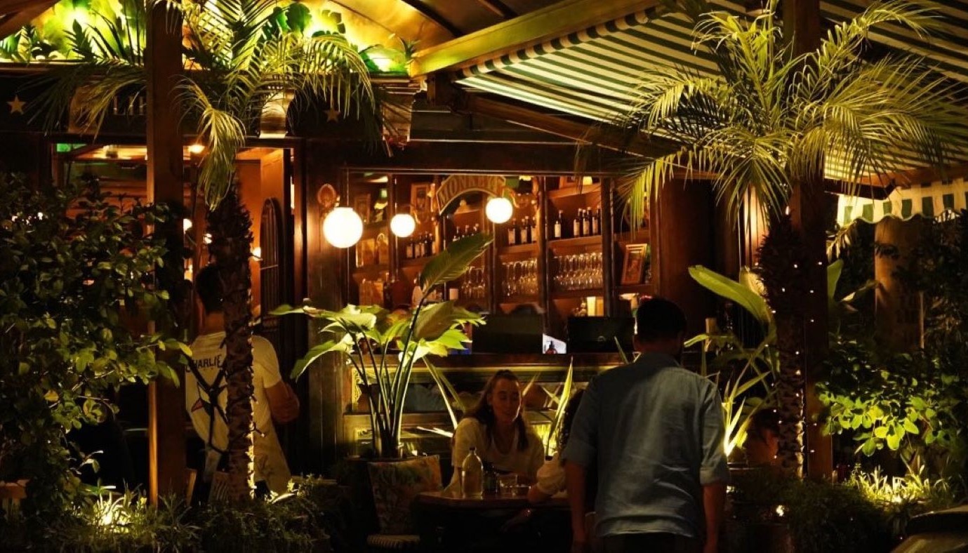 URBAN, WARM, AUTHENTIC: CHARLIE DOS IS THE UNEXPECTED GEM OF GLYFADA | The Bars